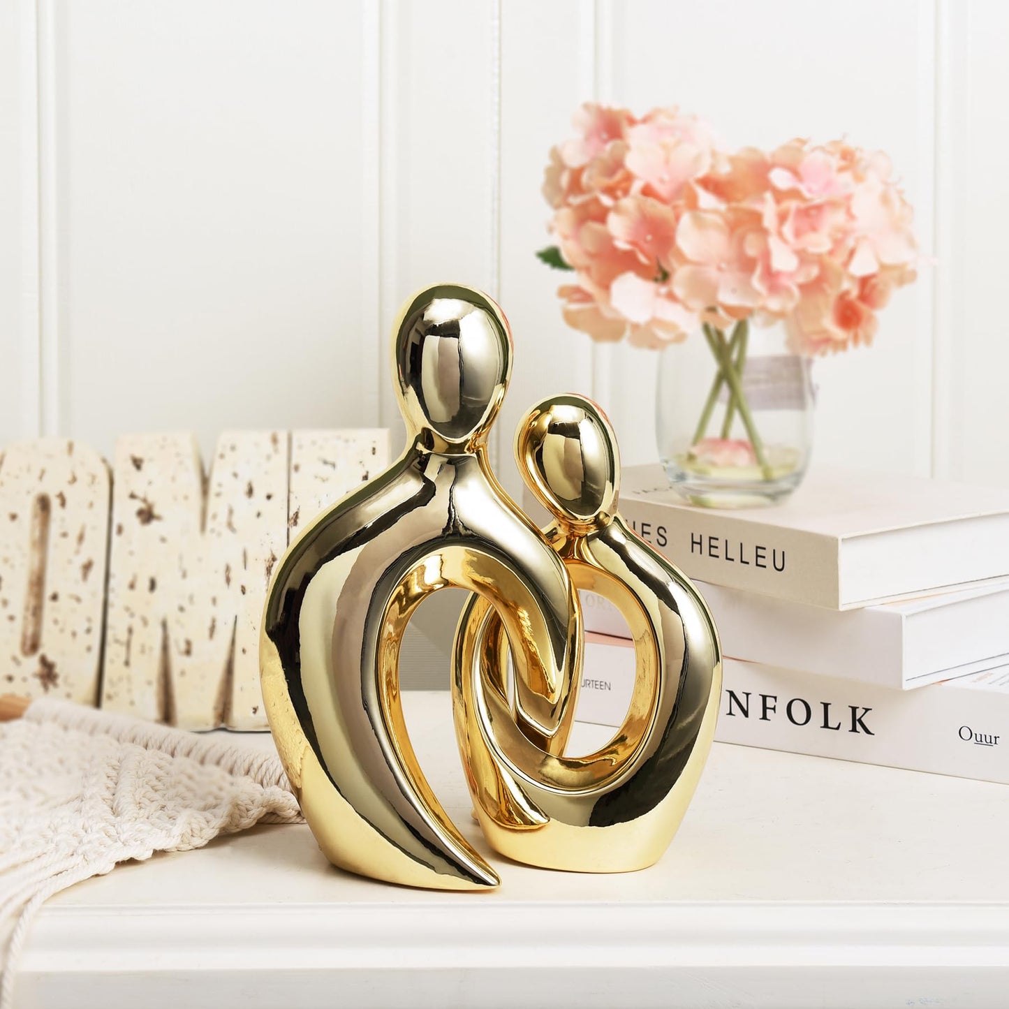 Quoowiit Ceramic Couple Sculptures for Home Decor, Abstract Lover Statue for Shelf, Office, Living Room, Bedroom, Gifts for Anniversary, Valentine's Day, Birthday (White)