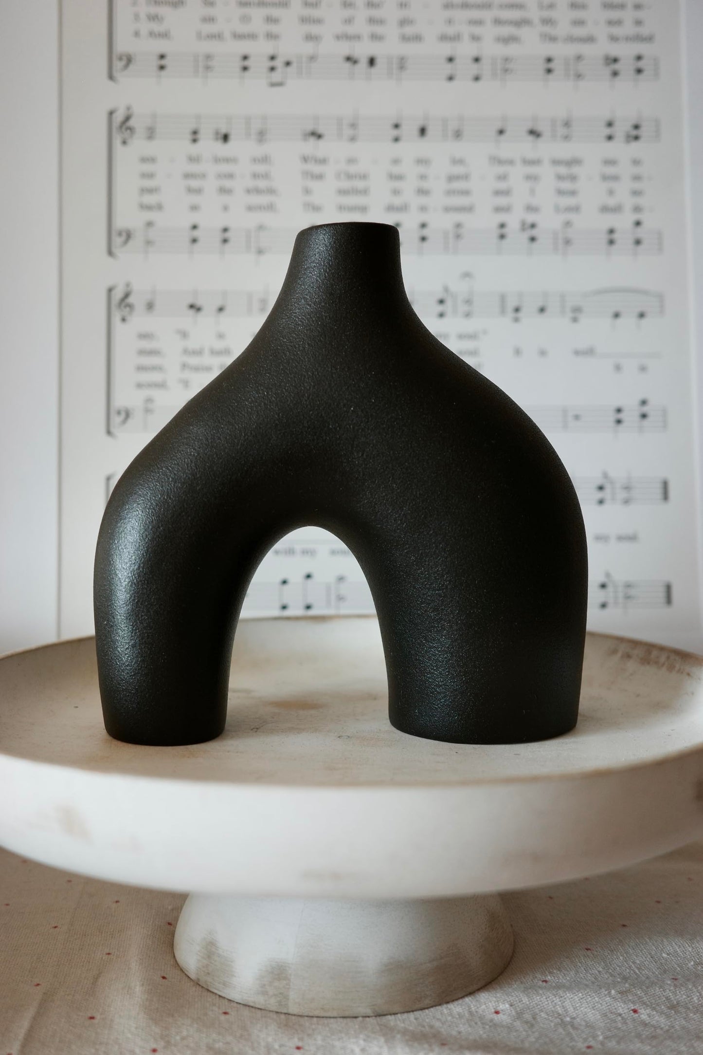 Carrot's Den Donut Vase, Set of 2 - White Large Ceramic Vase - Minimalist Nordic, Hollow | Table Centerpiece, Olive Plant, Wedding, Living Room, Bookshelf, Office, Modern Home, Entryway, Console