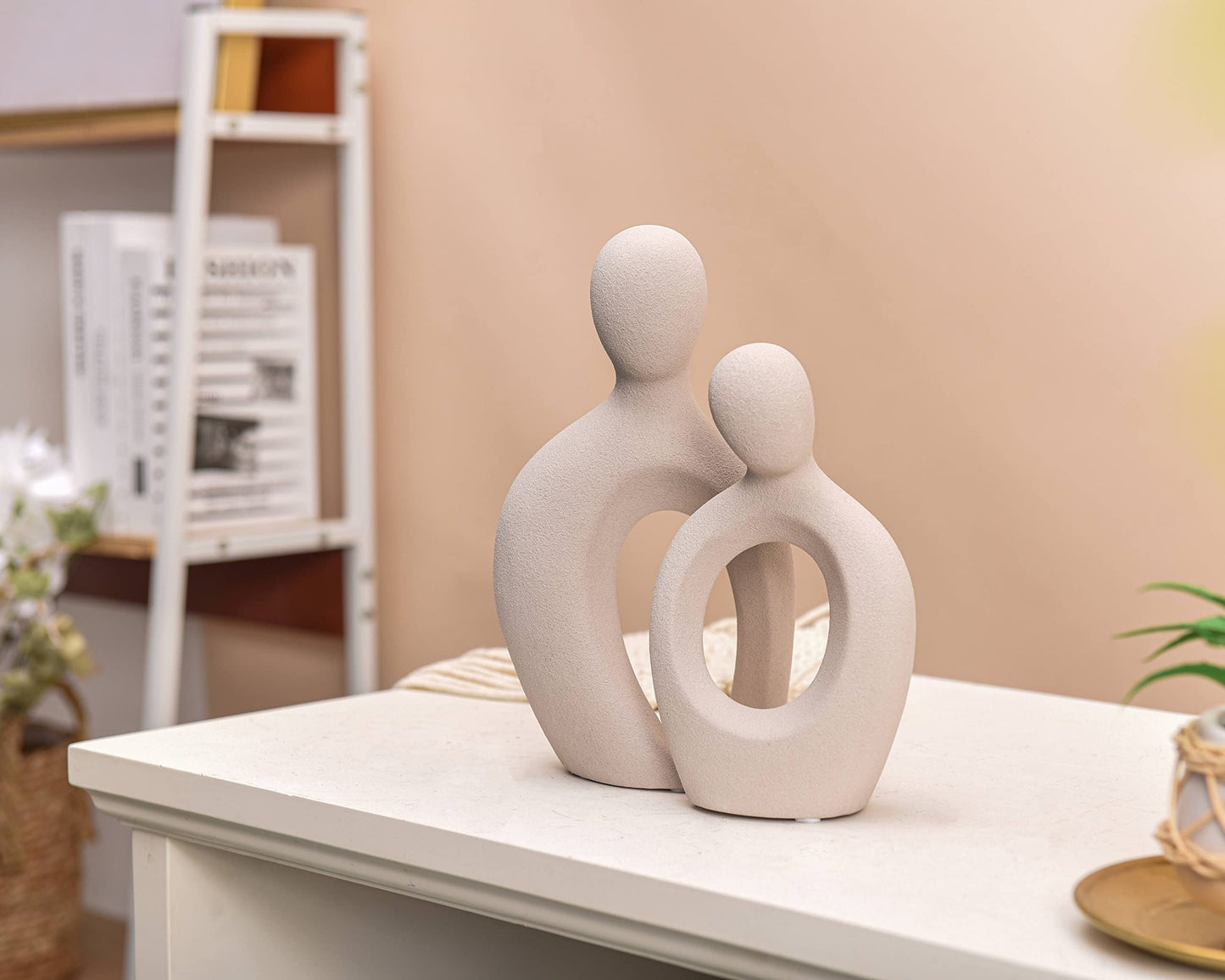 Quoowiit Ceramic Couple Sculptures for Home Decor, Abstract Lover Statue for Shelf, Office, Living Room, Bedroom, Gifts for Anniversary, Valentine's Day, Birthday (White)