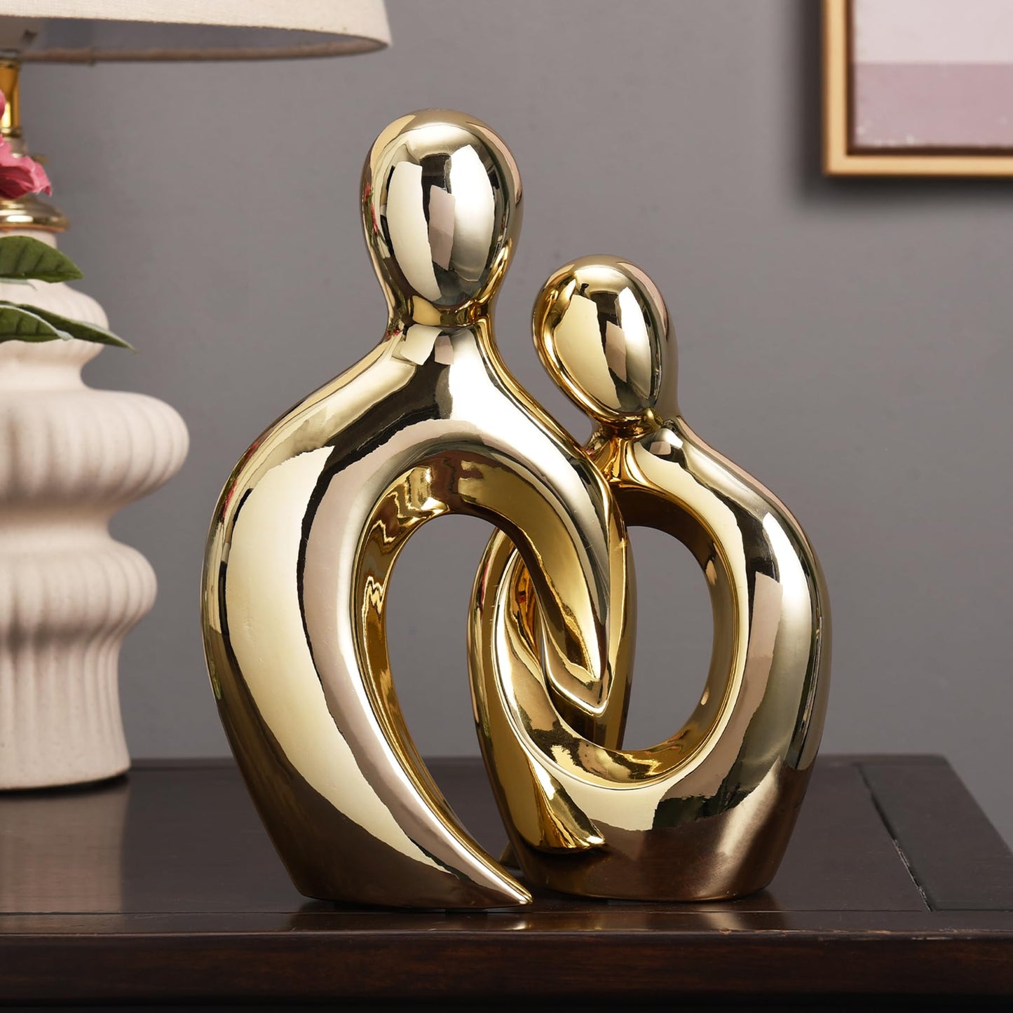 Quoowiit Ceramic Couple Sculptures for Home Decor, Abstract Lover Statue for Shelf, Office, Living Room, Bedroom, Gifts for Anniversary, Valentine's Day, Birthday (White)